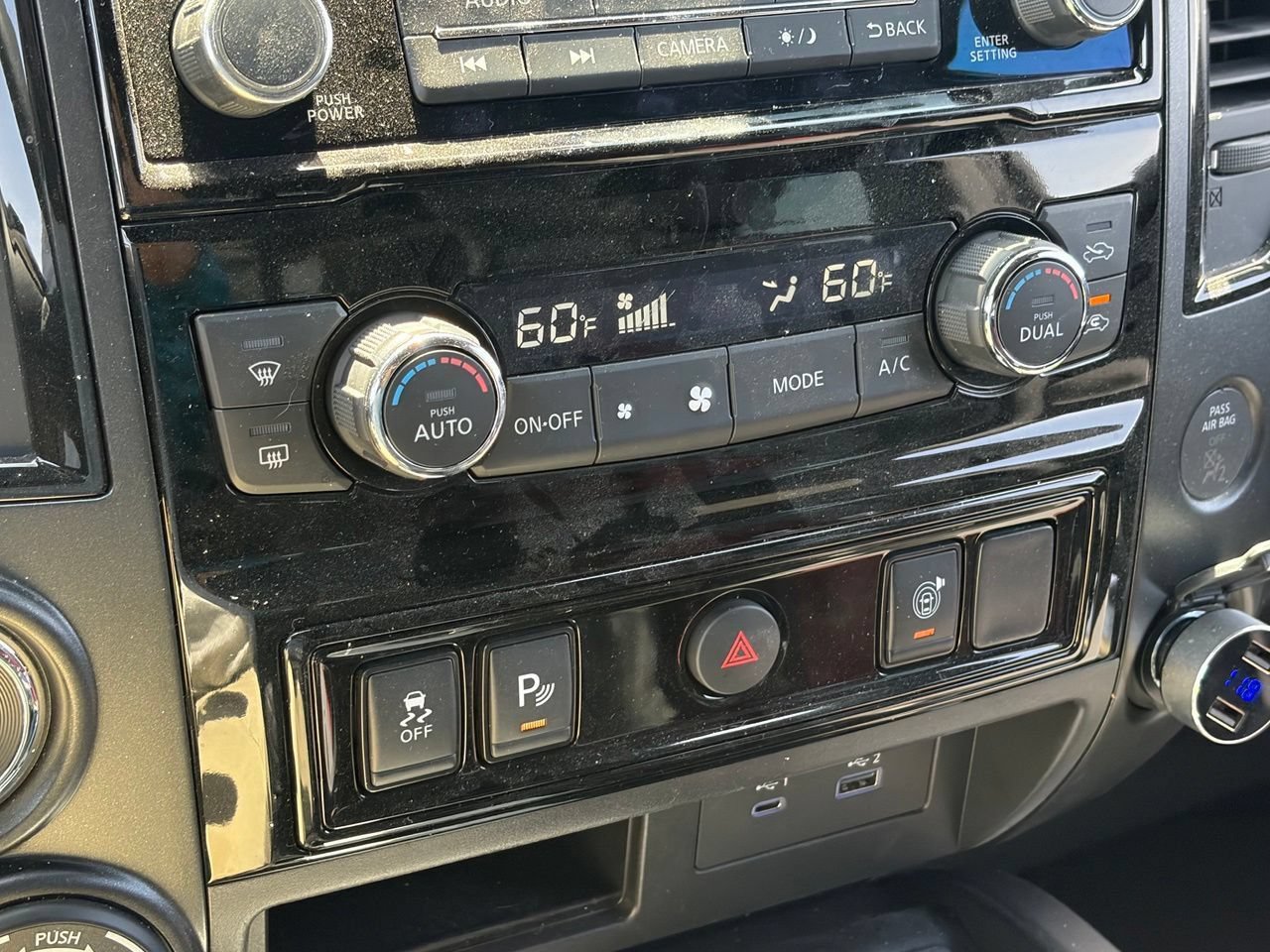 Used 2024 Nissan Titan SV w/ SV Bronze Edition Package AWD/4WD image 9
