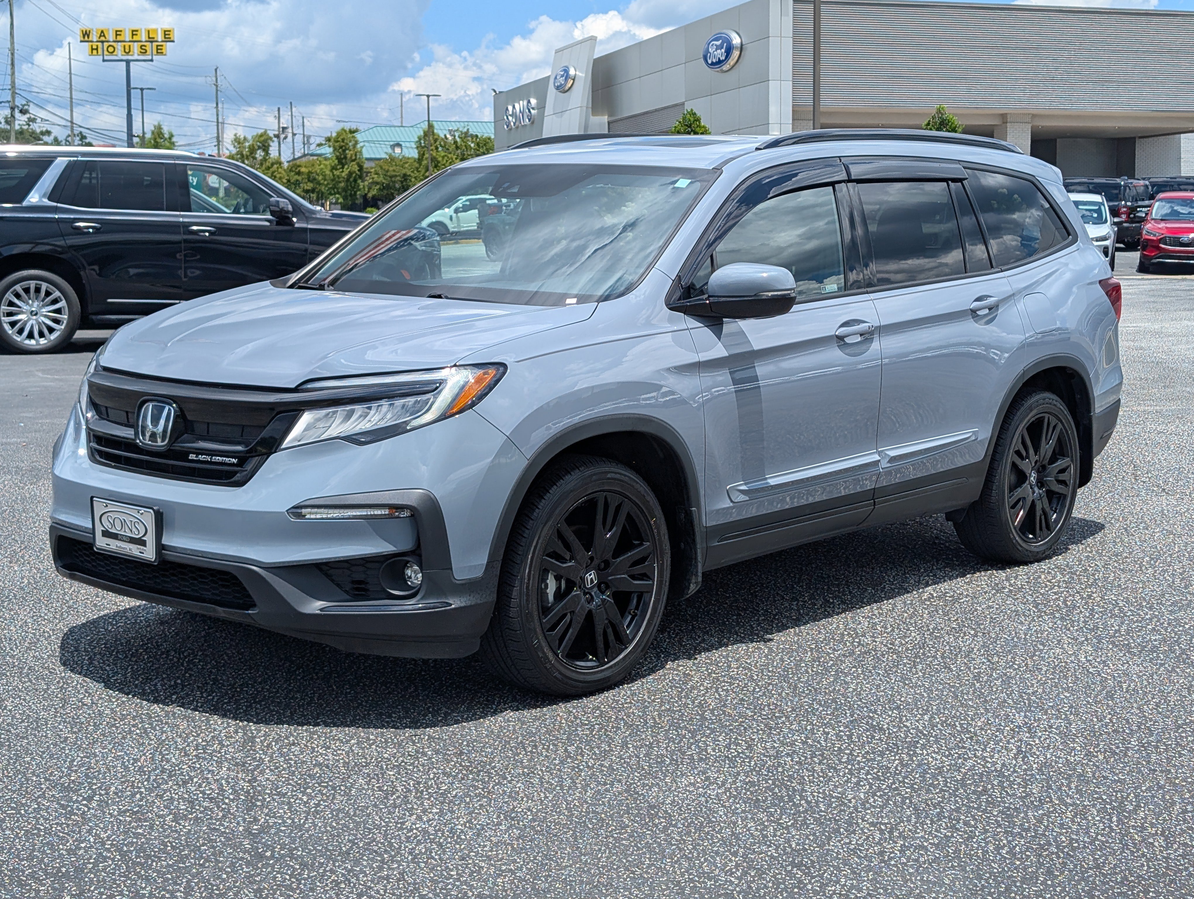 Used 2022 Honda Pilot Black Edition image 4