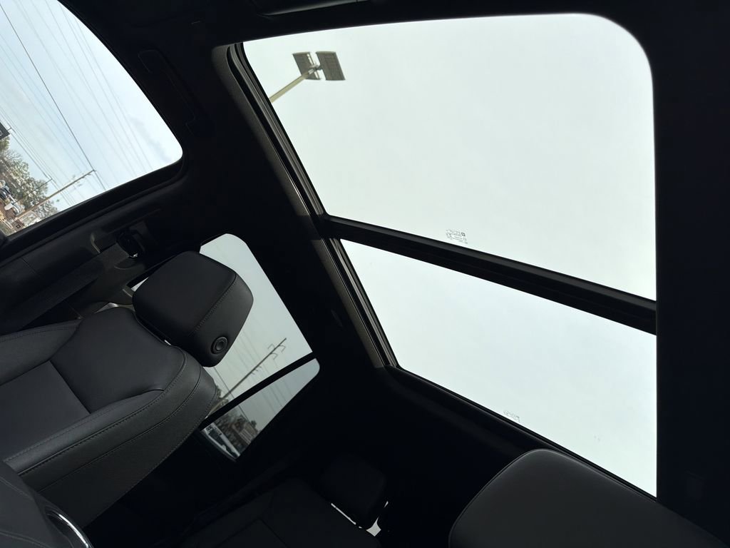 Used 2023 Chevrolet Tahoe Z71 w/ Luxury Package image 36