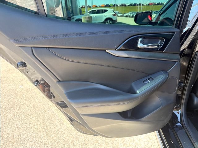 Used 2017 Nissan Maxima SR w/ Midnight Edition FWD image 32