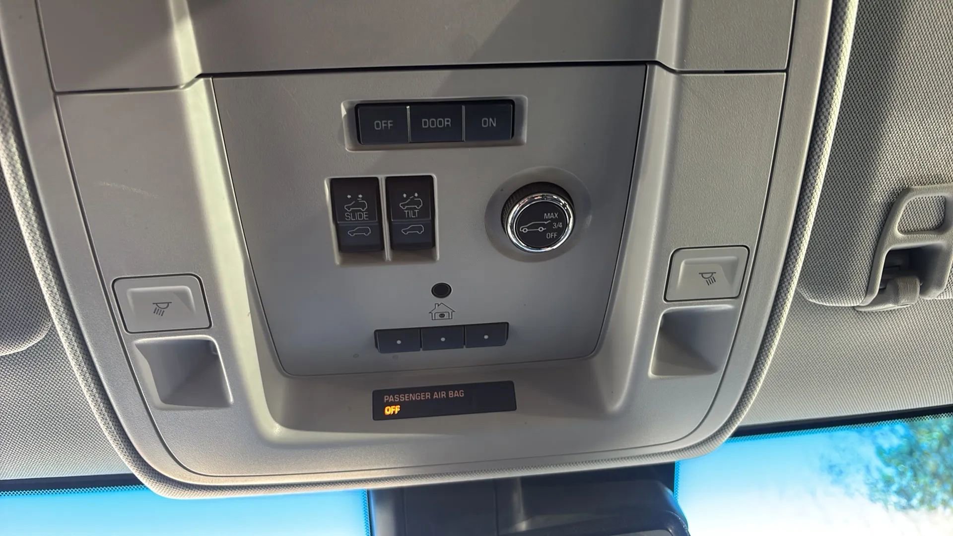 Used 2018 Chevrolet Tahoe Premier image 13