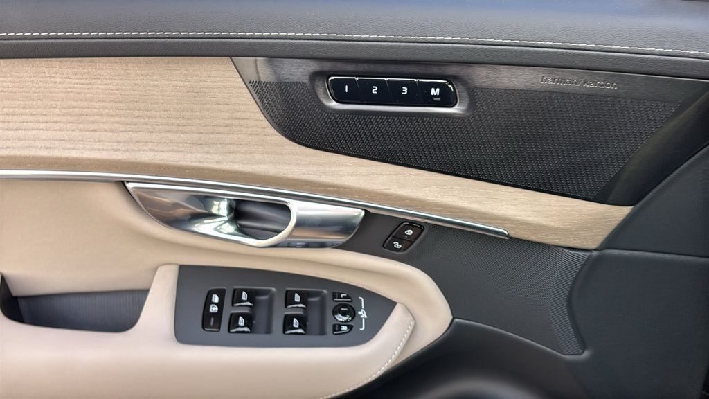 New 2027 Volvo XC90 B6 Plus AWD/4WD image 13
