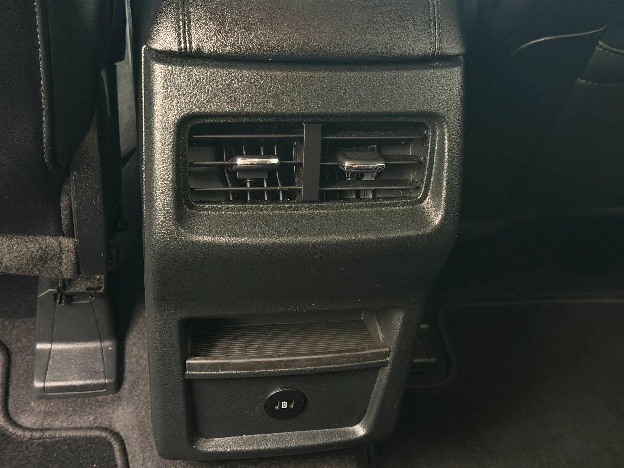 Used 2024 Ford Edge SEL AWD/4WD image 18