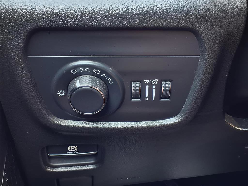 Used 2024 Jeep Grand Cherokee L Laredo image 13