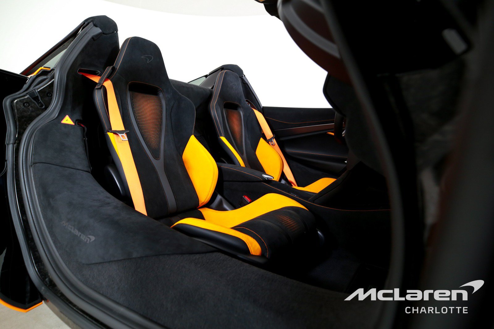 Used 2026 McLaren 750S Spider RWD image 19