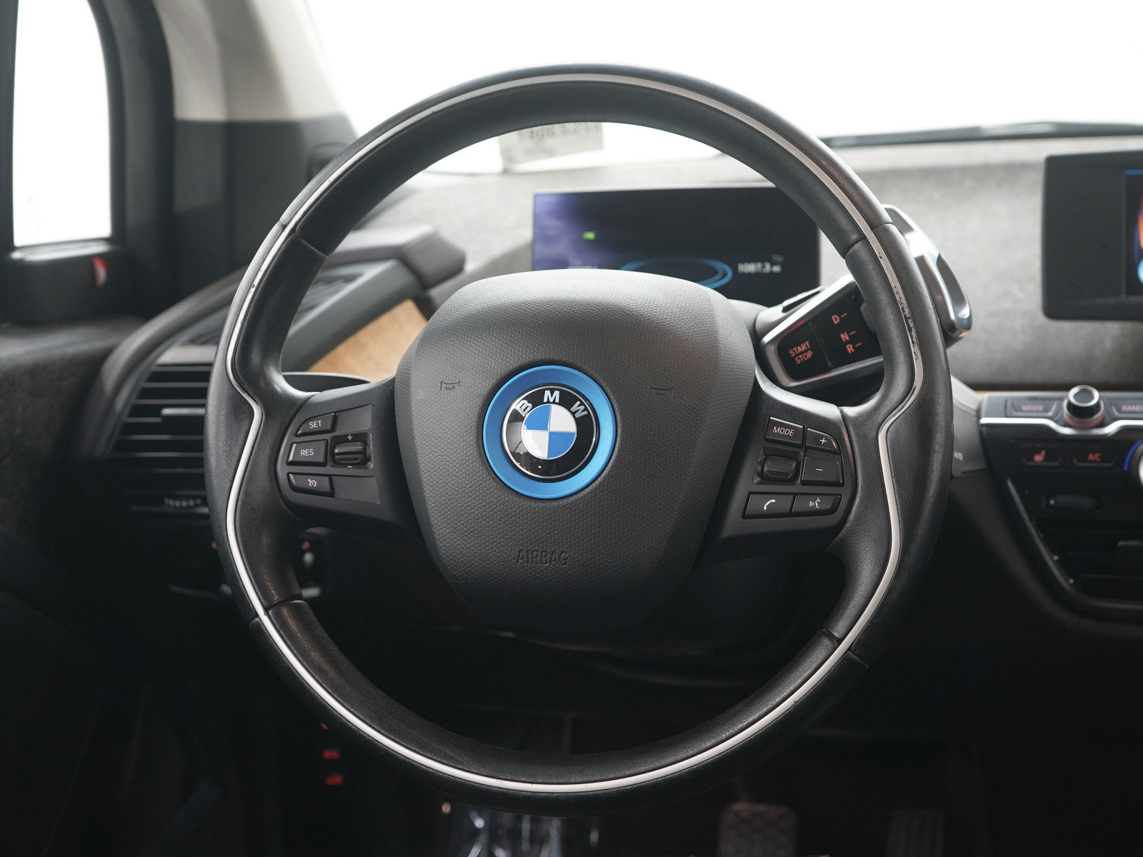 Used 2016 BMW i3 w/ Range Extender RWD image 16