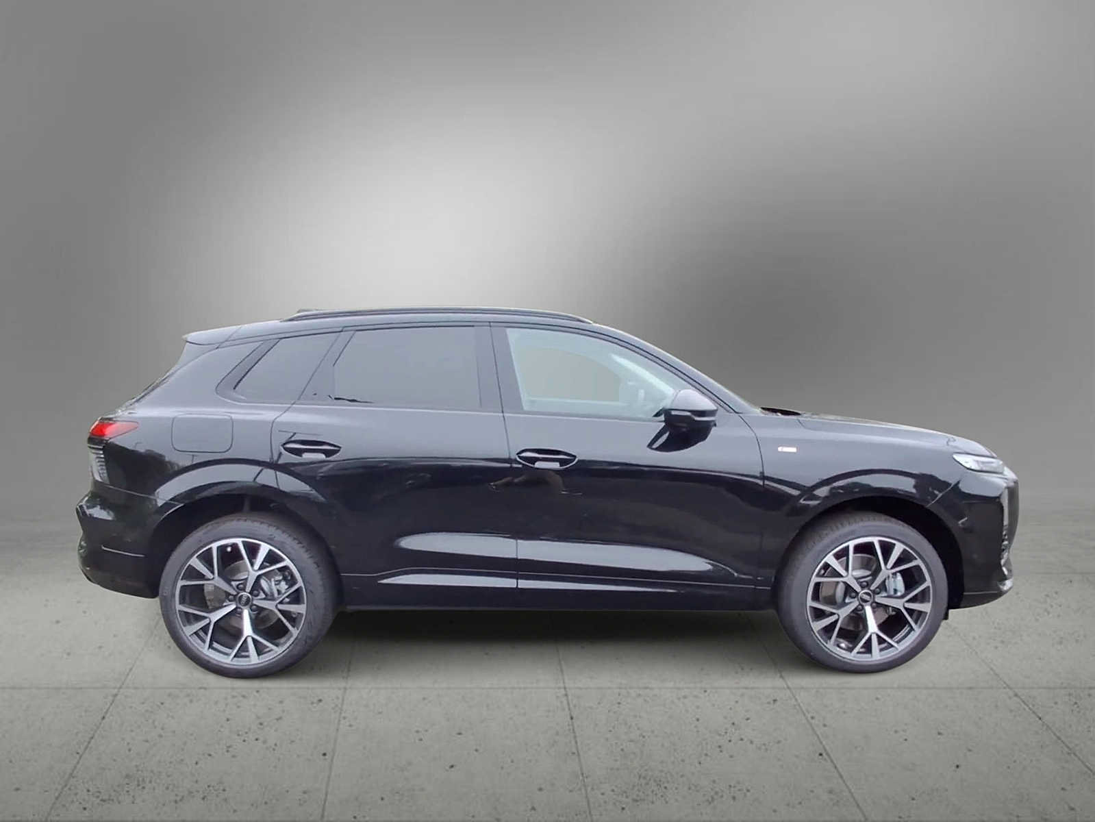 New 2026 Audi Q3 quattro 2.0T AWD/4WD image 9