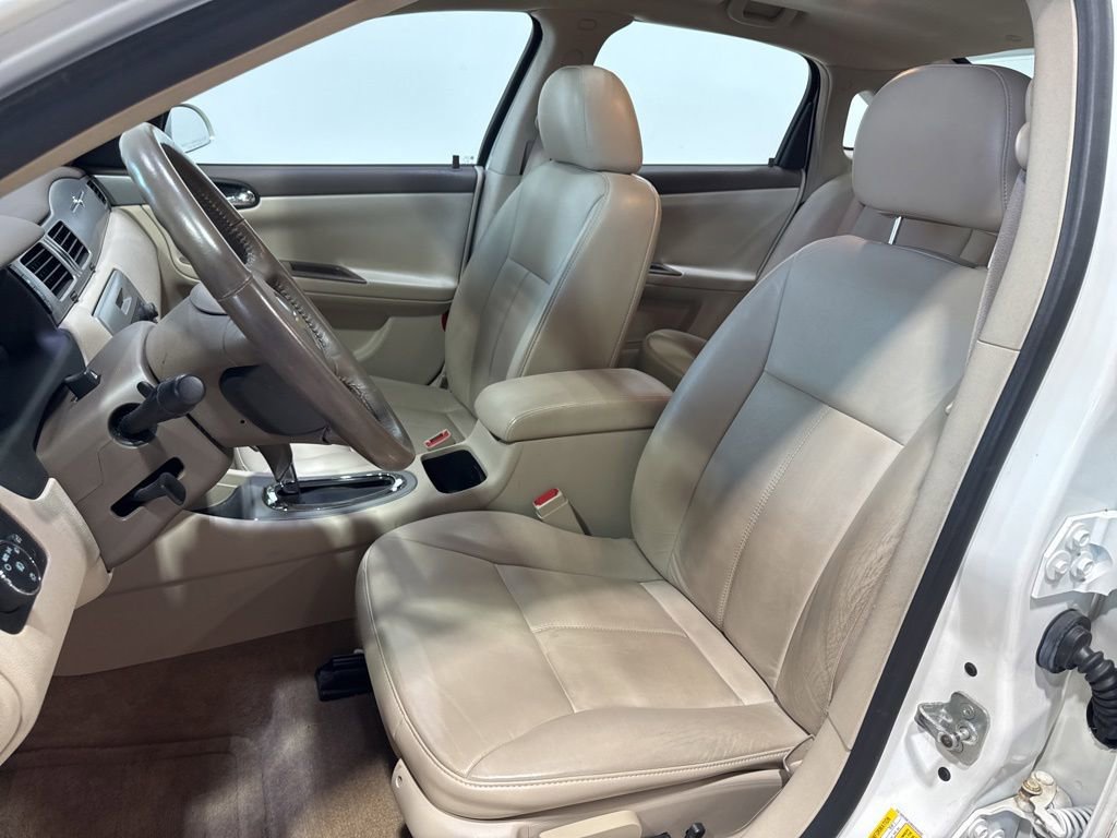 Used 2008 Chevrolet Impala LTZ FWD image 20