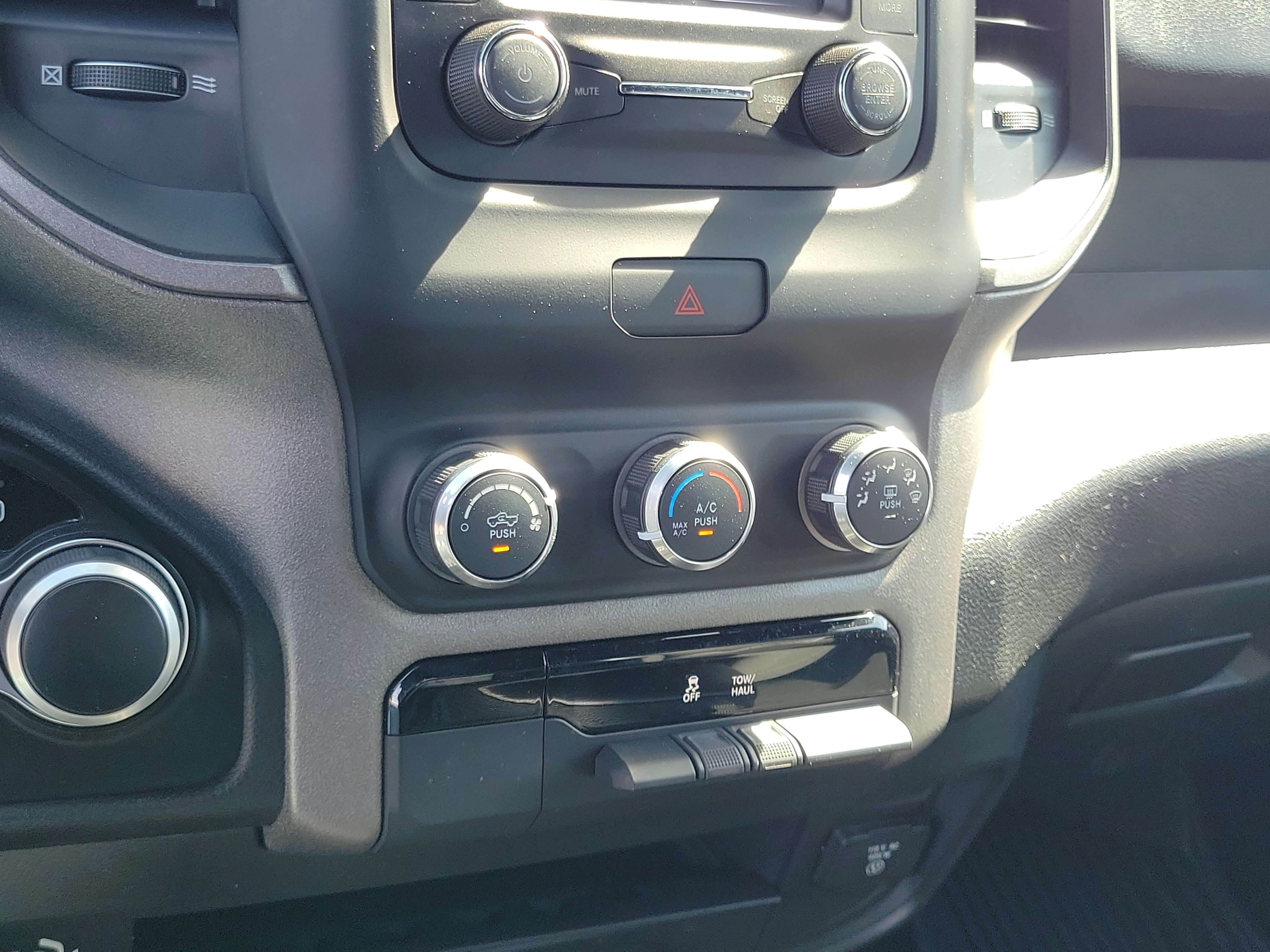 Used 2023 RAM 2500 Tradesman w/ Chrome Appearance Group AWD/4WD image 27