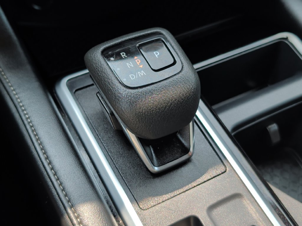 Used 2025 Nissan Pathfinder SV AWD/4WD image 24