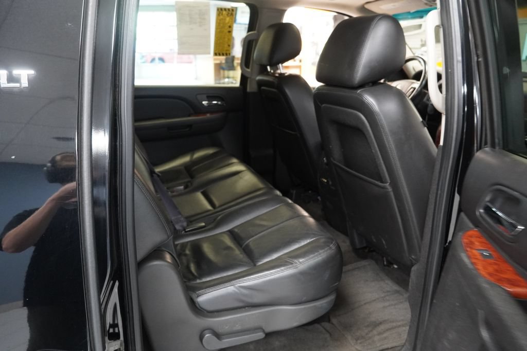 Used 2012 Chevrolet Suburban LT AWD/4WD image 23