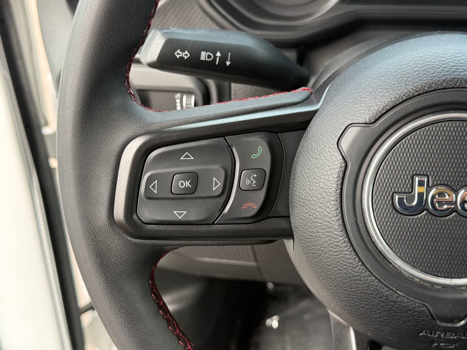 Used 2024 Jeep Wrangler Unlimited Rubicon AWD/4WD image 16