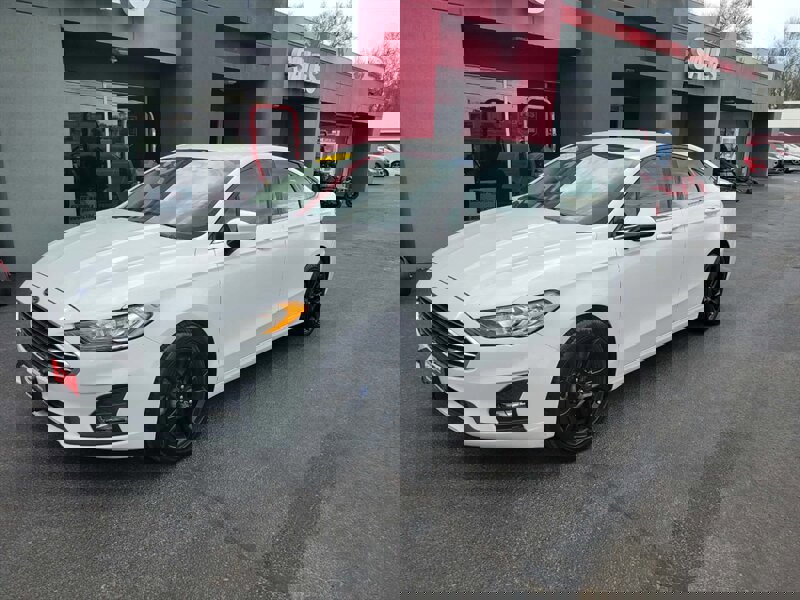 Used 2019 Ford Fusion SE w/ Equipment Group 151A image 2