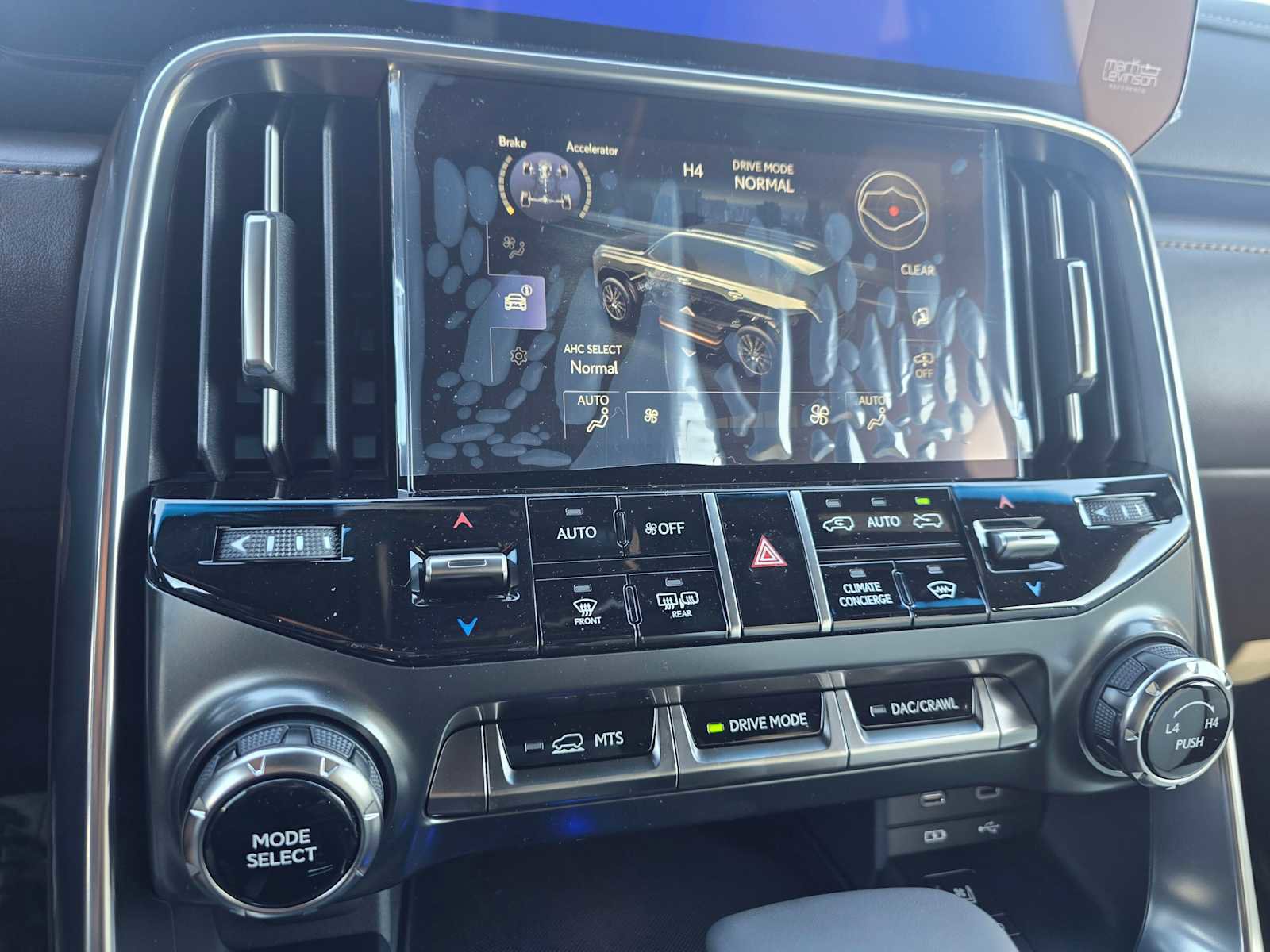 New 2026 Lexus LX 600 4WD w/ Luxury Package image 30