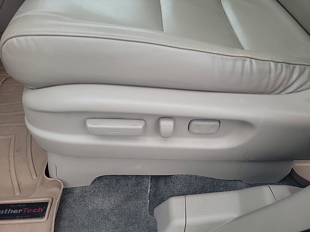 Used 2015 Honda Odyssey Touring Elite image 17