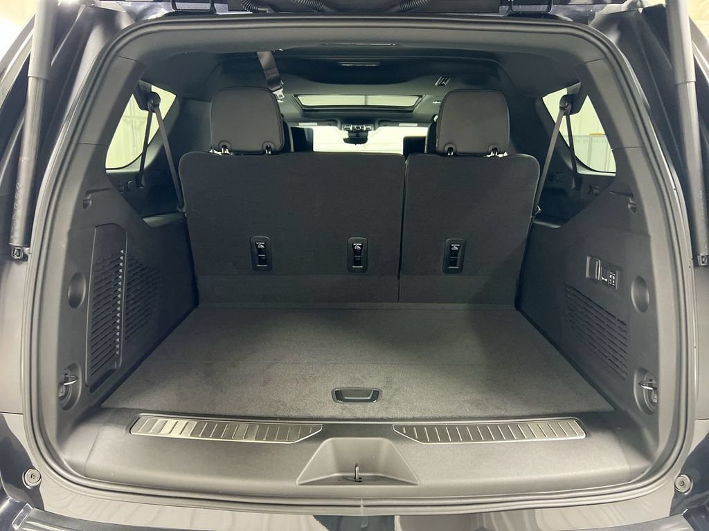 New 2026 Chevrolet Suburban High Country AWD/4WD image 25