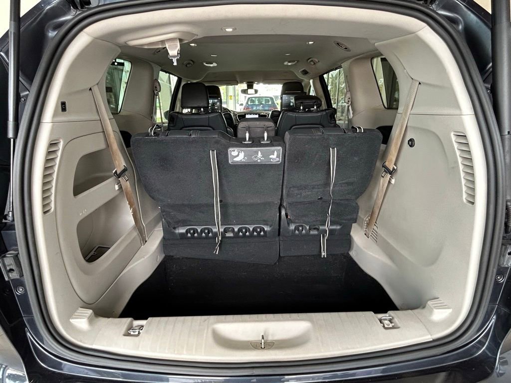 Used 2020 Chrysler Pacifica Touring-L Plus FWD image 45