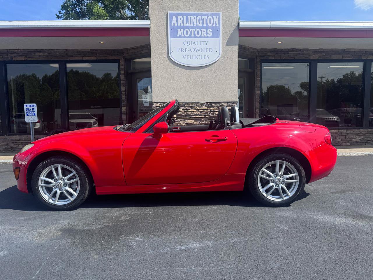 Used 2009 MAZDA MX-5 Miata Sport RWD image 1