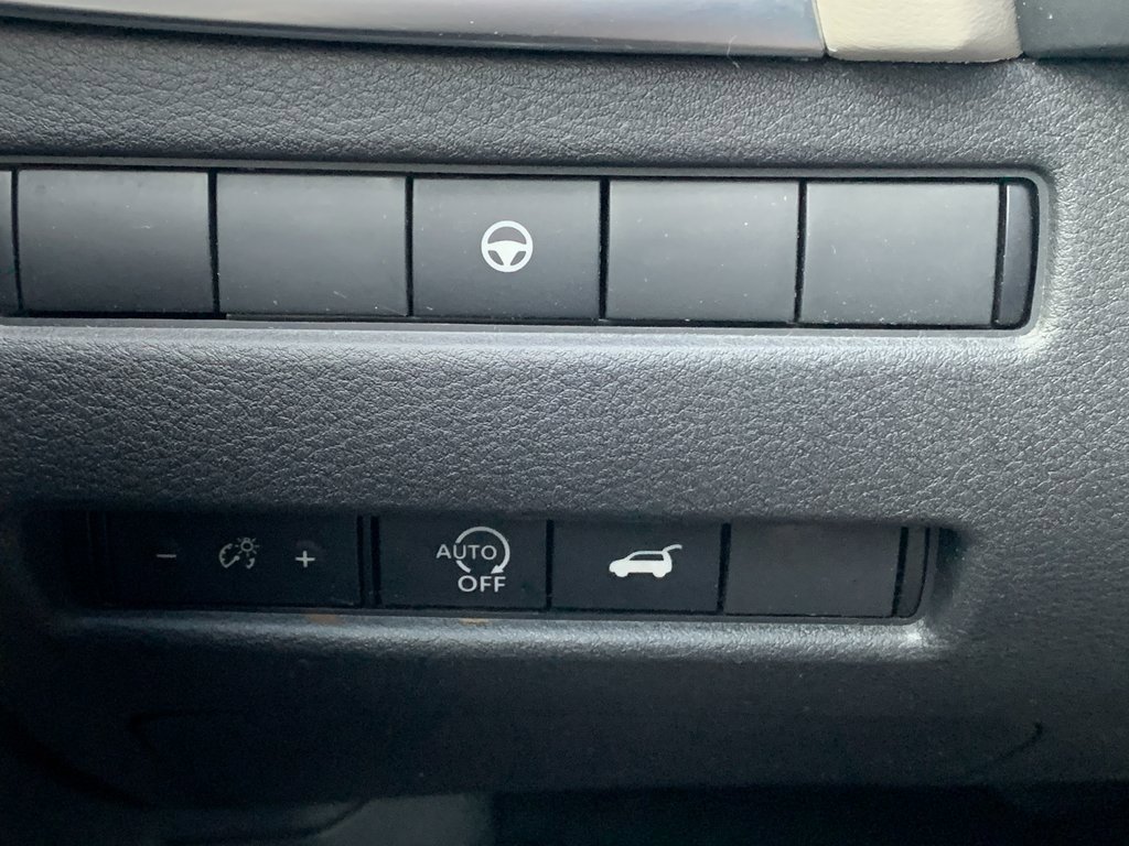 Used 2023 Nissan Rogue SL w/ SL Premium Package image 21