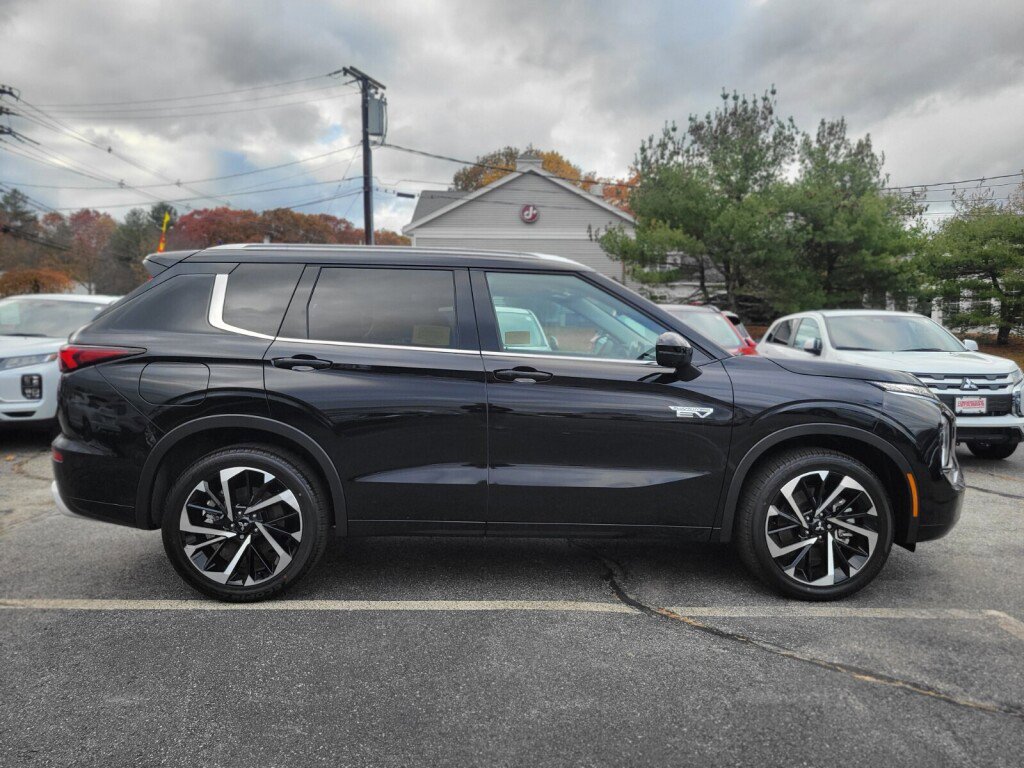 New 2025 Mitsubishi Outlander SEL image 6