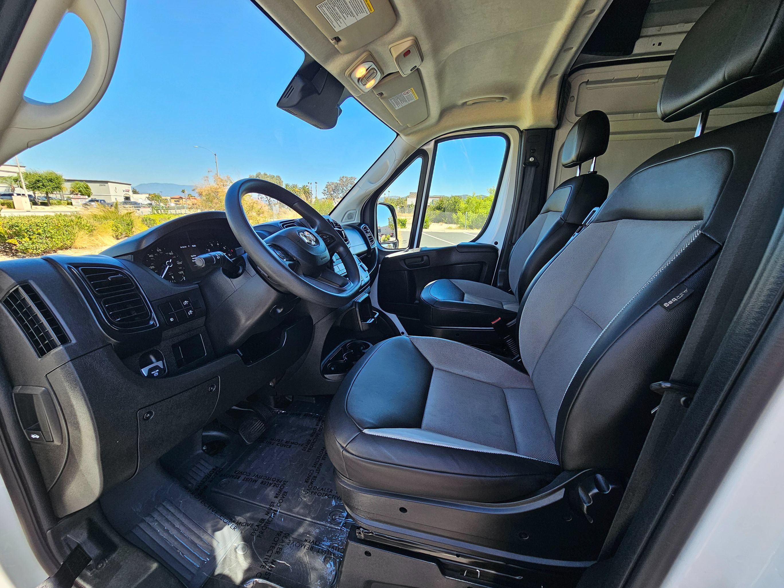 Used 2025 RAM ProMaster 2500 w/ Convenience Group FWD image 16