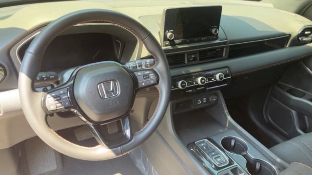 Used 2025 Honda Pilot Sport image 6