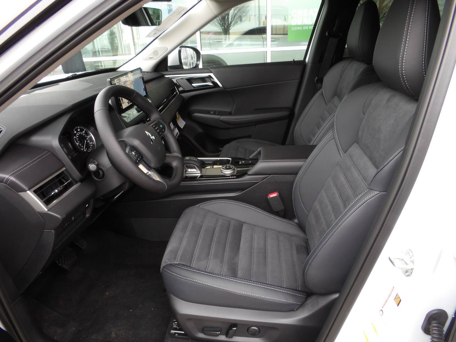 New 2026 Mitsubishi Outlander SE AWD/4WD image 13