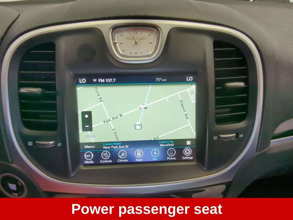 Used 2022 Chrysler 300 Touring L RWD image 17