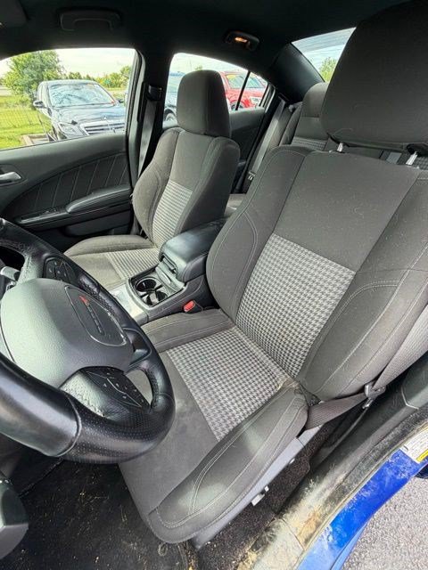 Used 2021 Dodge Charger SXT w/ Blacktop Package AWD/4WD image 3