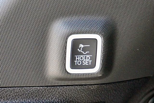 New 2026 Jeep Grand Cherokee Limited w/ Luxury Tech Group II image 17