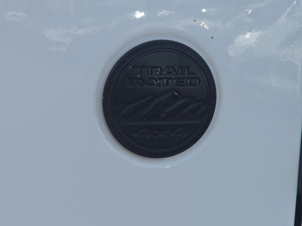 Used 2022 Jeep Wrangler Unlimited Sahara AWD/4WD image 36