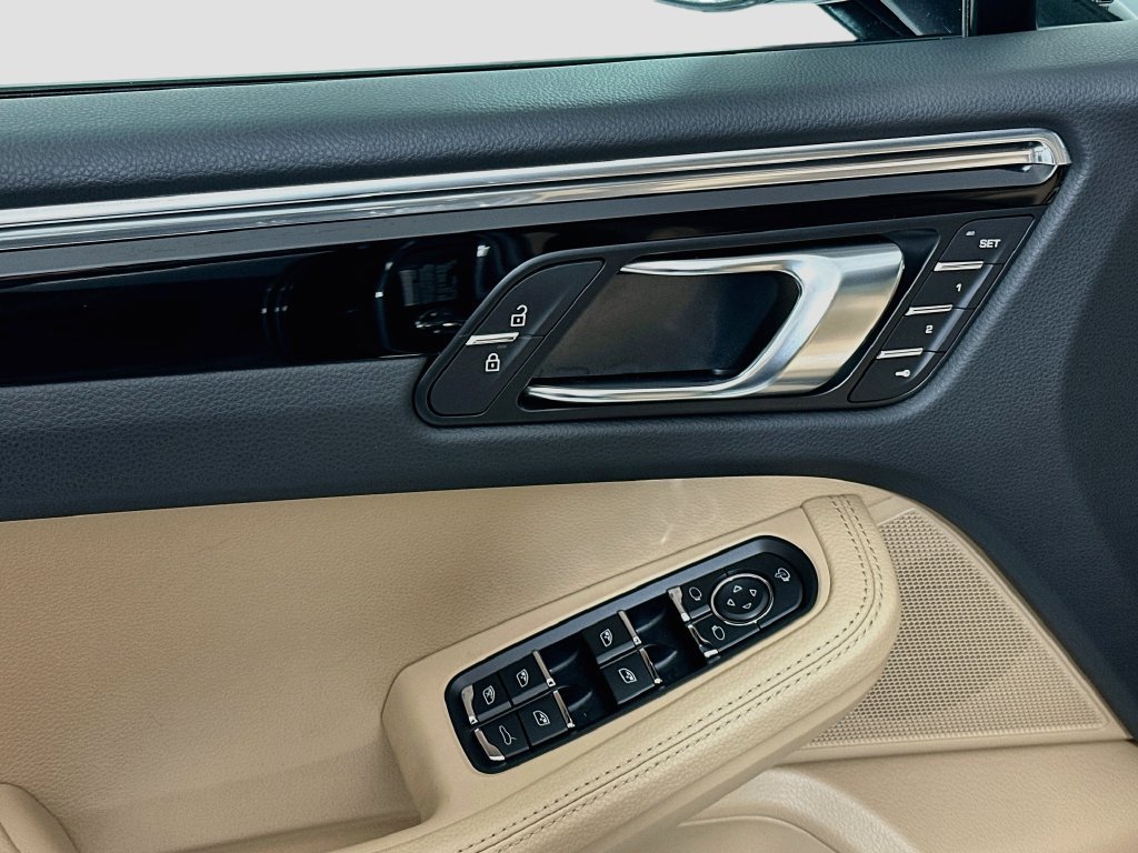Certified 2026 Porsche Macan AWD/4WD image 20