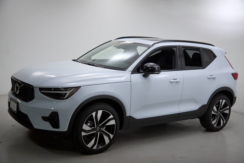 New 2026 Volvo XC40 B5 Ultra w/ Climate Package image 6