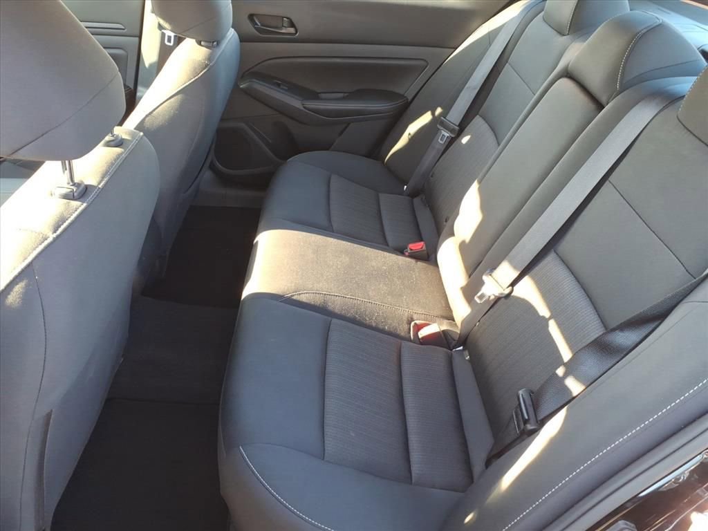 Used 2024 Nissan Altima 2.5 SV image 31