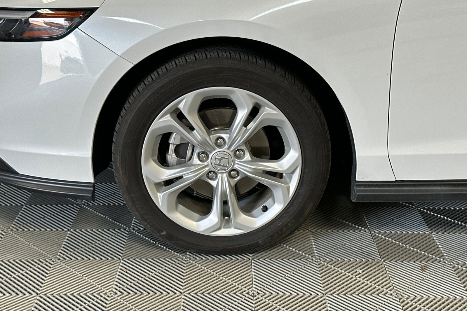 Used 2023 Honda Accord LX image 40