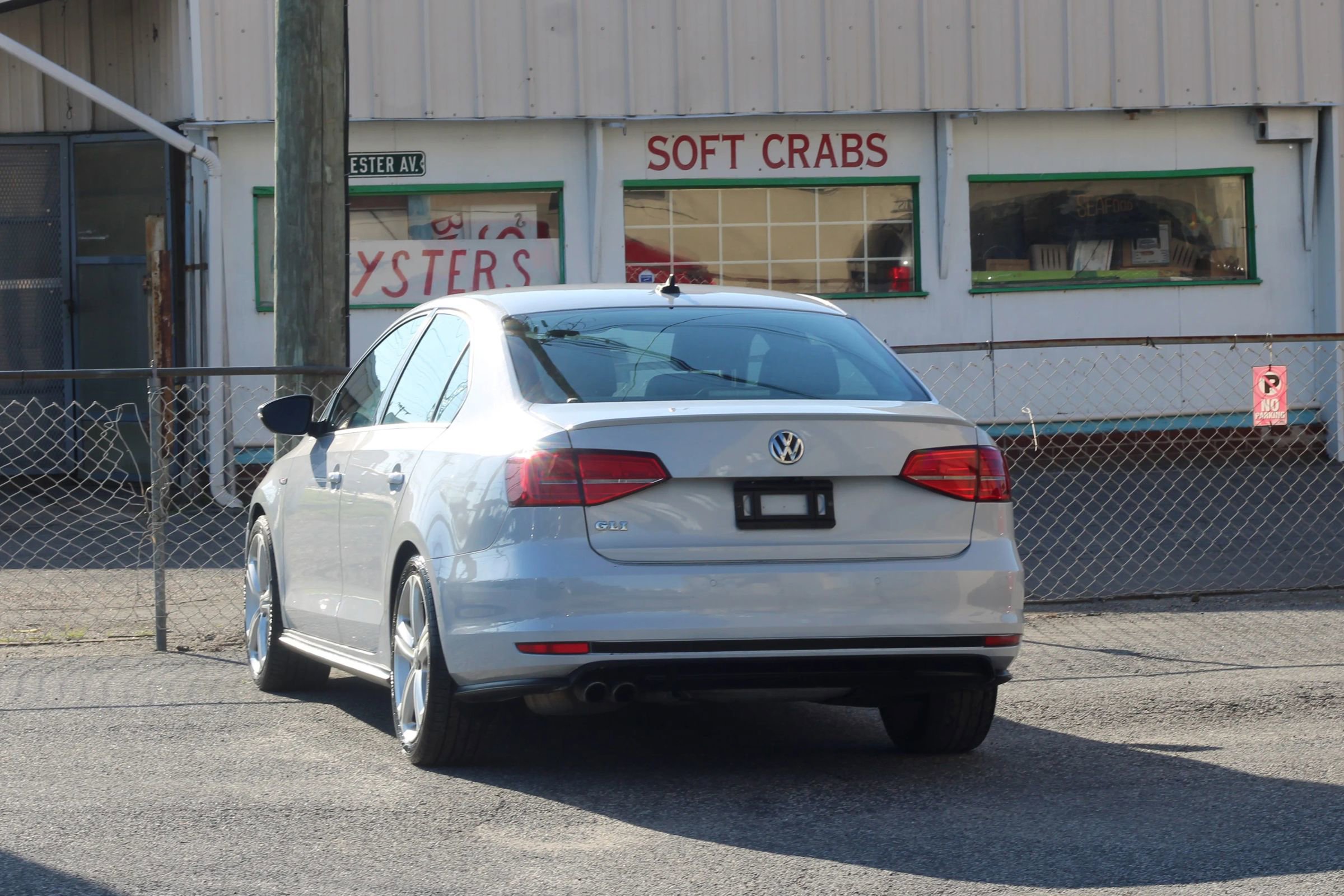 Used 2017 Volkswagen Jetta GLI FWD image 6