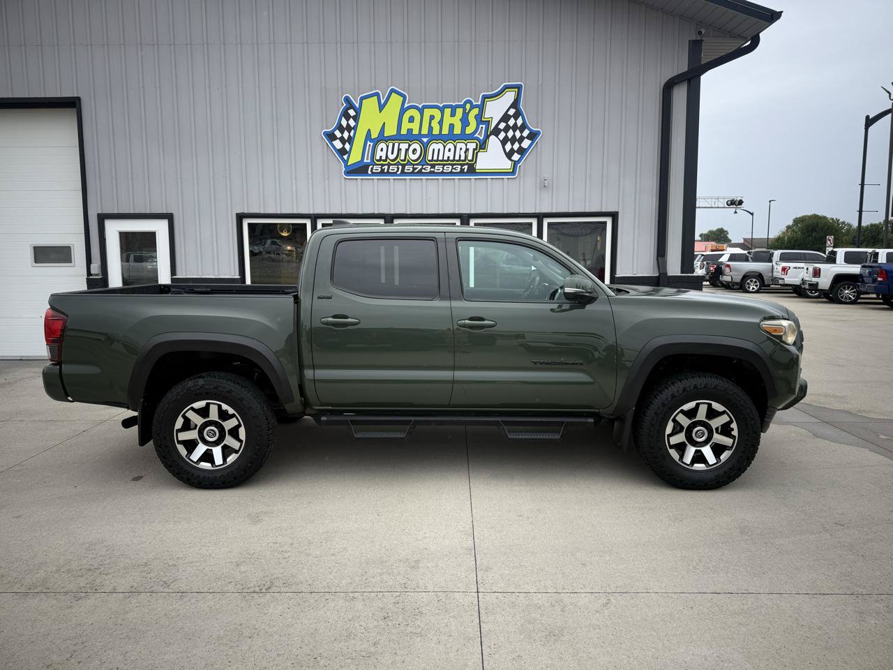 Used 2022 Toyota Tacoma SR5 w/ Trail Edition AWD/4WD image 9