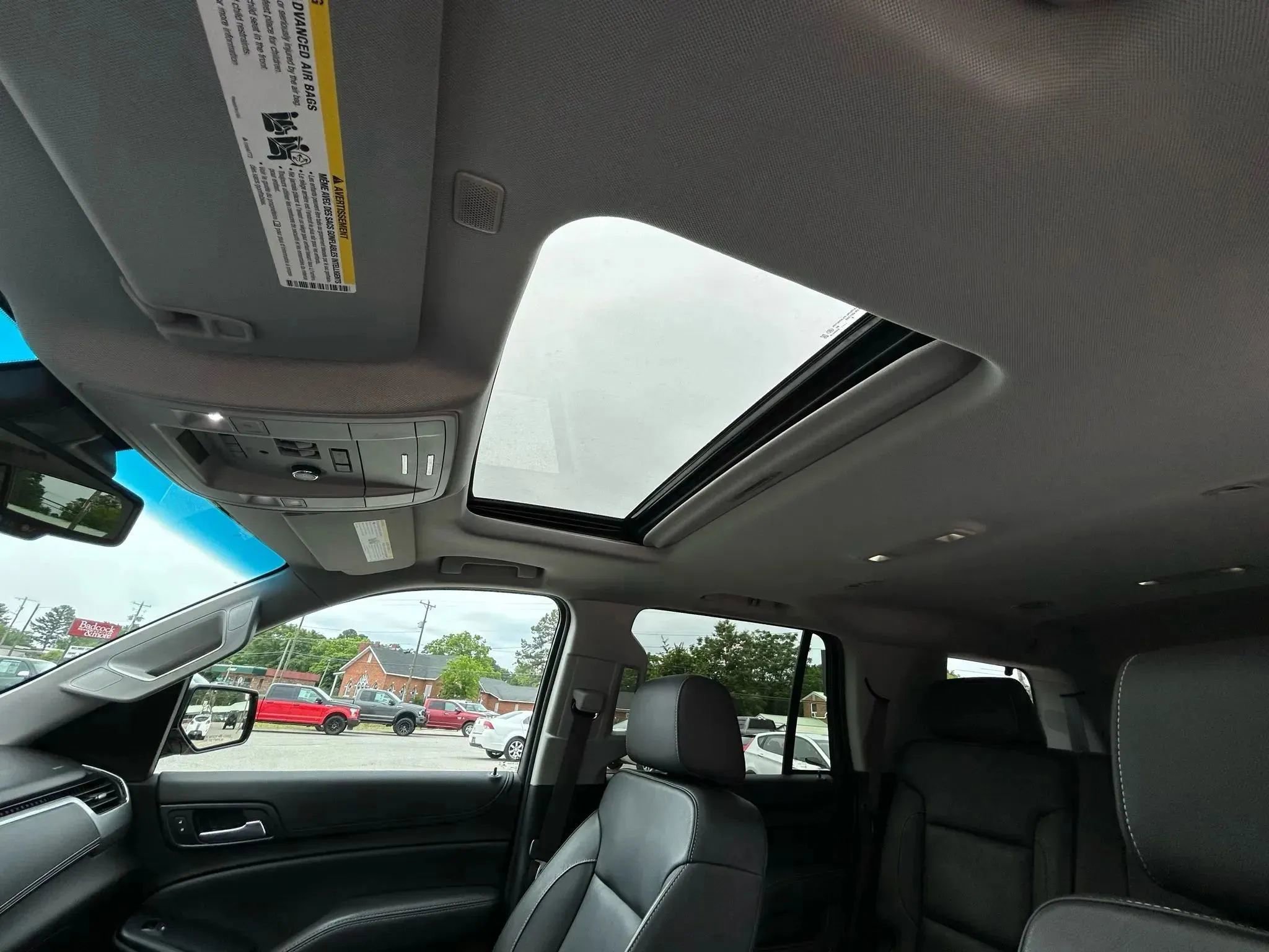 Used 2019 Chevrolet Tahoe LT w/ Luxury Package image 25