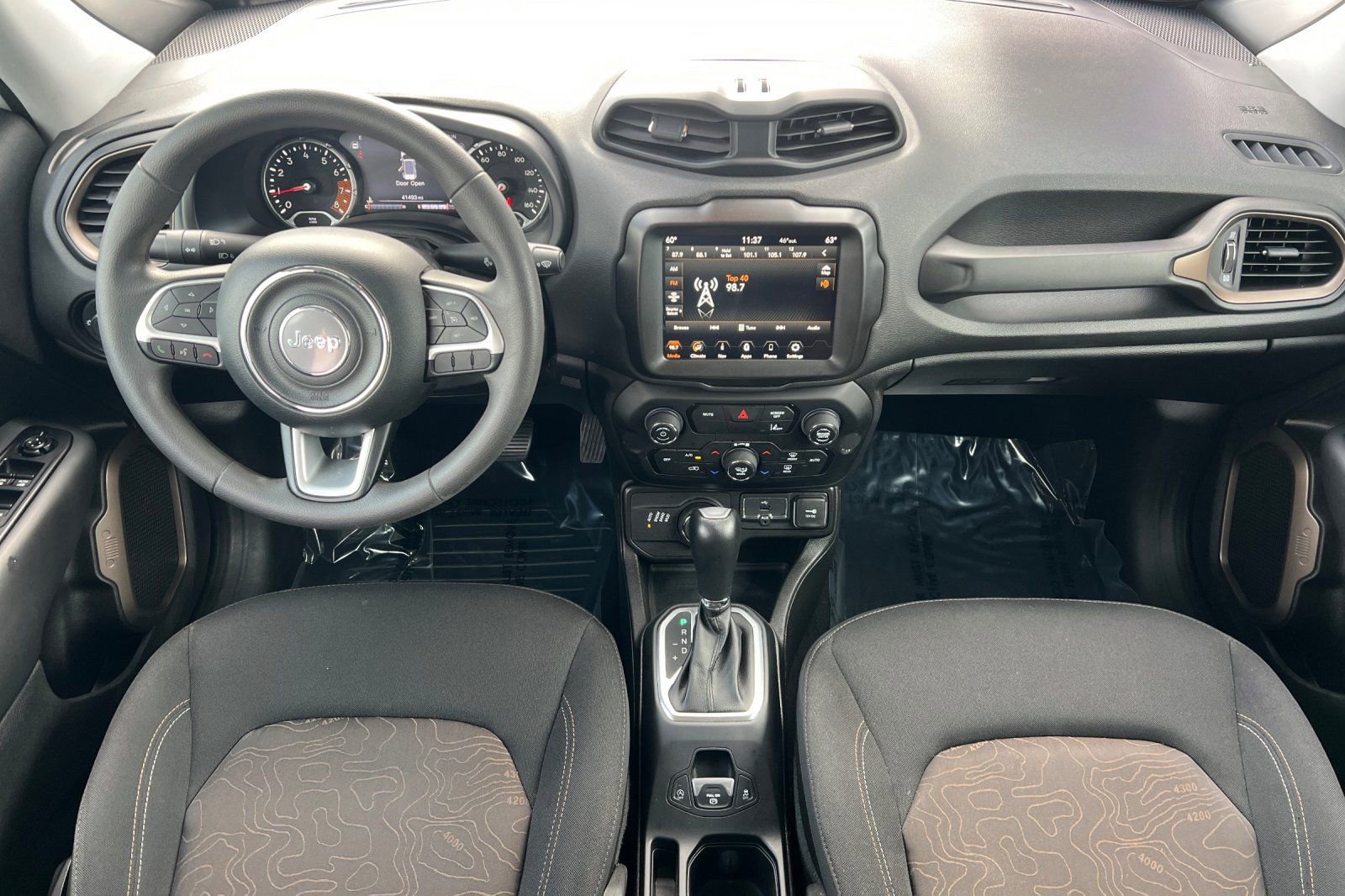 Used 2023 Jeep Renegade Latitude image 10