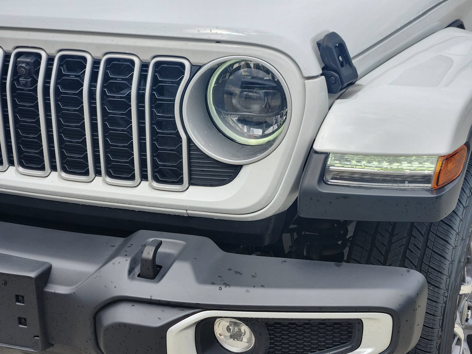 Used 2025 Jeep Wrangler Unlimited Sahara AWD/4WD image 9