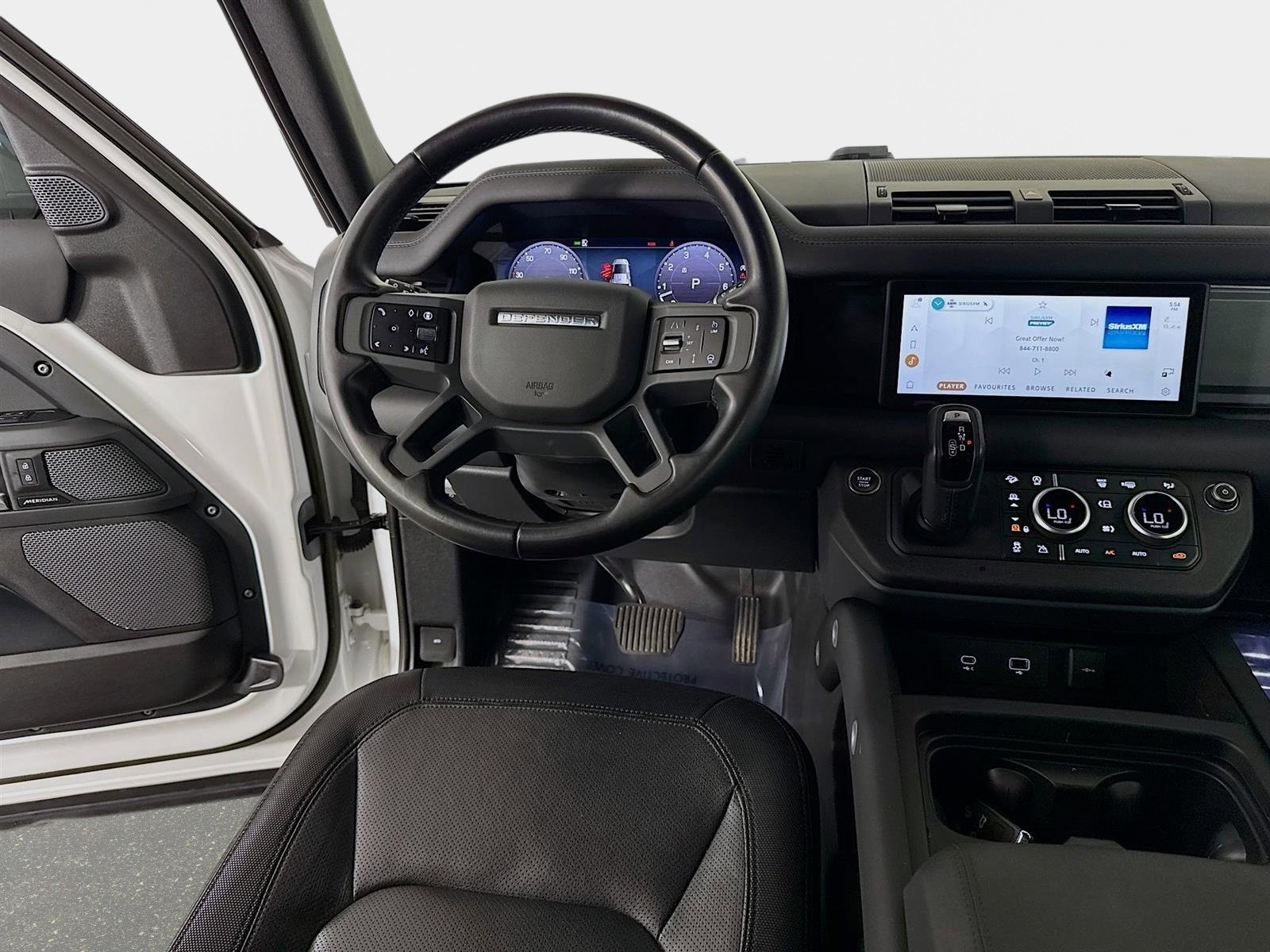 Used 2024 Land Rover Defender 110 X-Dynamic SE image 26