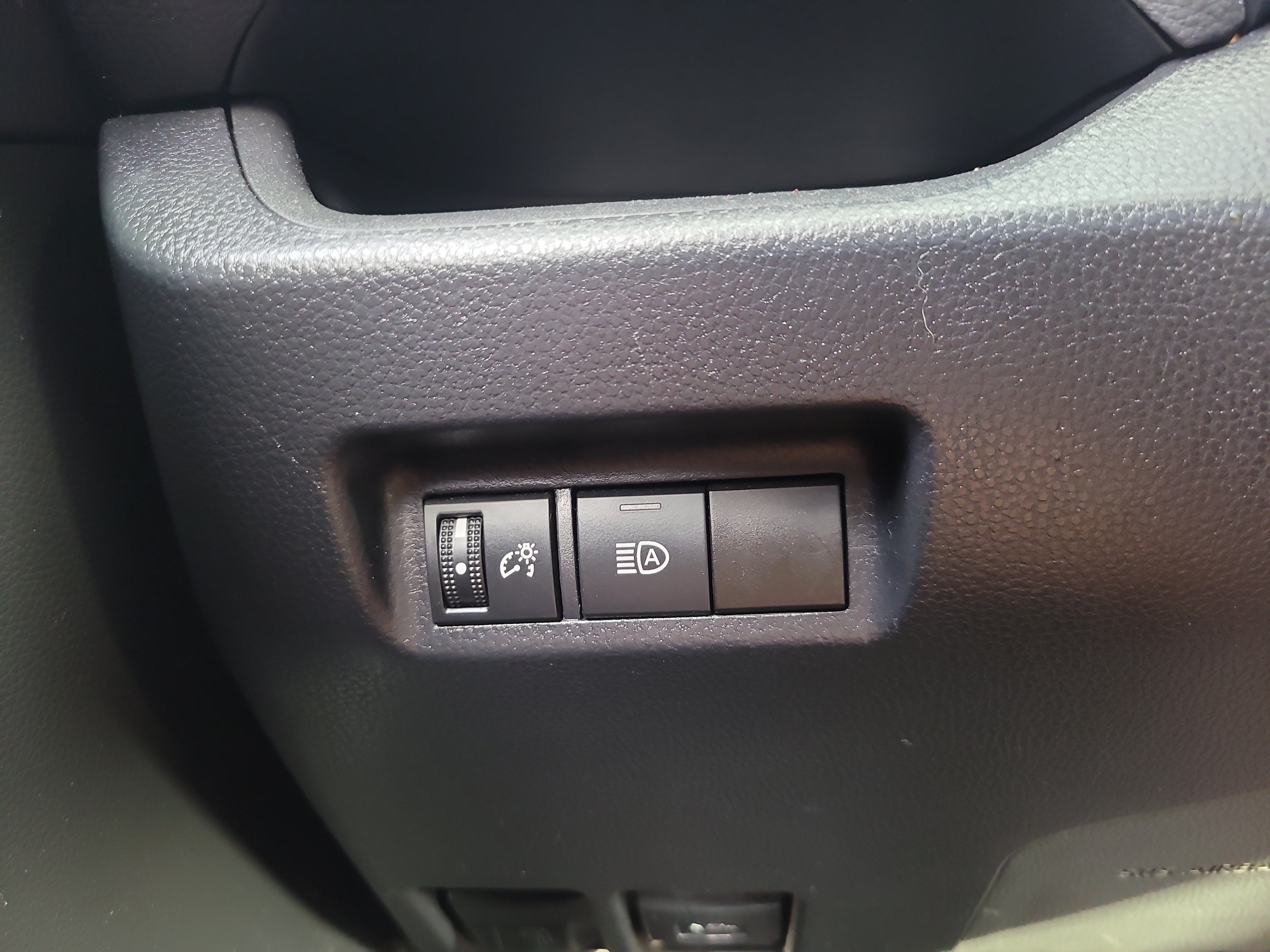 Used 2022 Toyota RAV4 LE FWD image 31