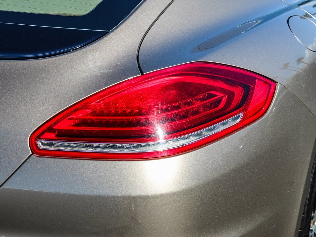 Used 2015 Porsche Panamera S image 12