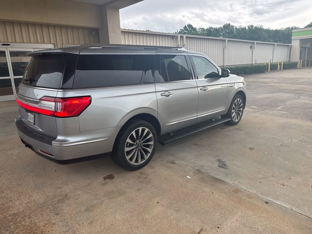 Used 2020 Lincoln Navigator L Reserve w/ Luxury Package AWD/4WD image 11