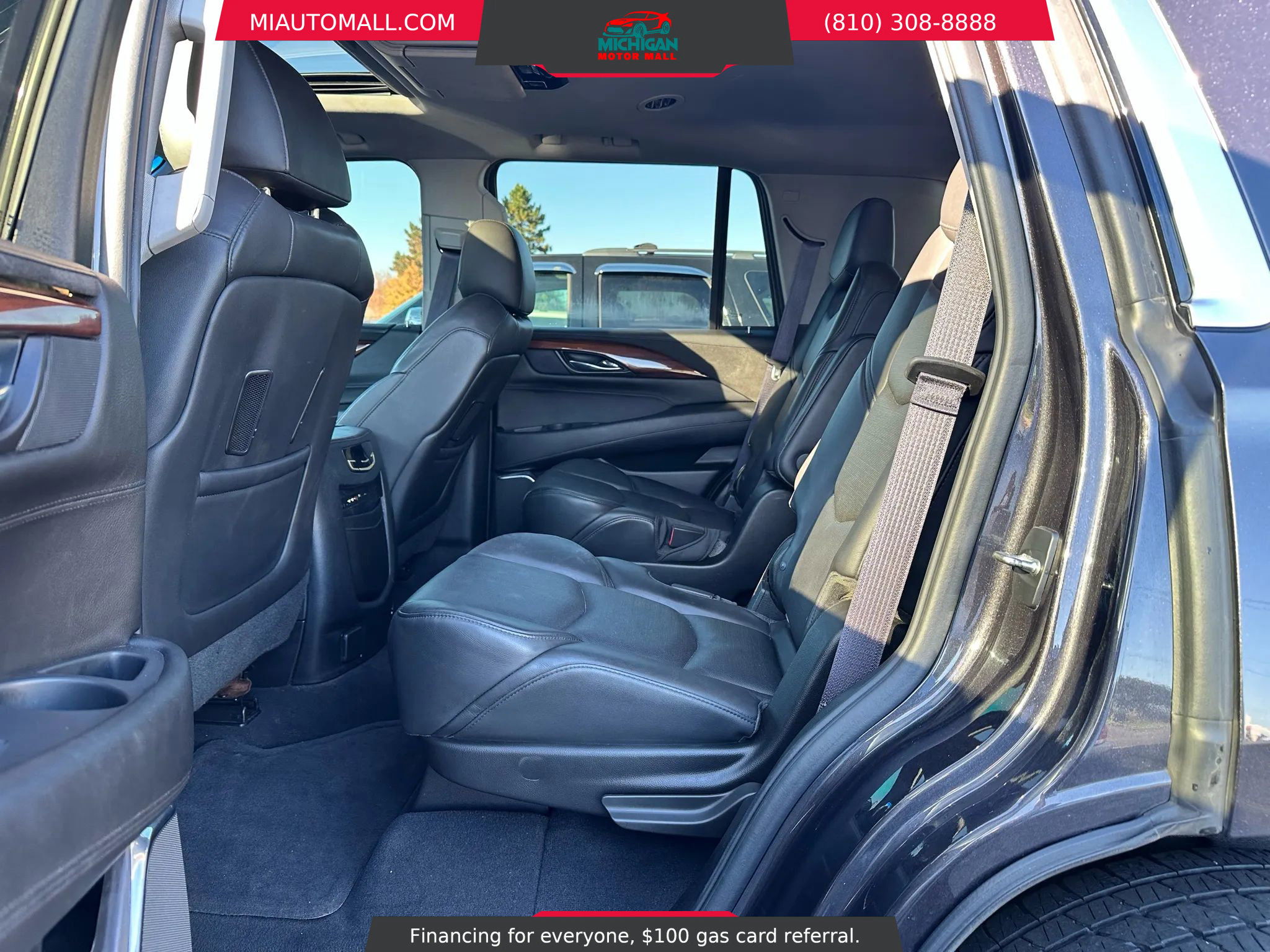 Used 2015 Cadillac Escalade Luxury image 26