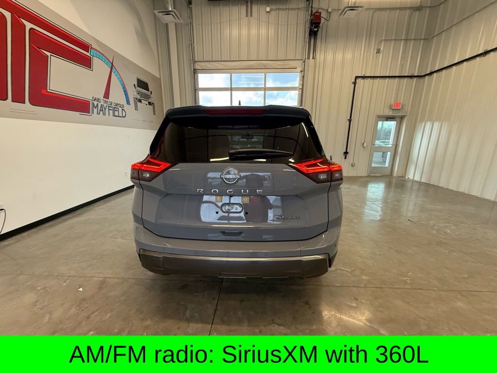 Used 2025 Nissan Rogue SL w/ SL Premium Package image 4