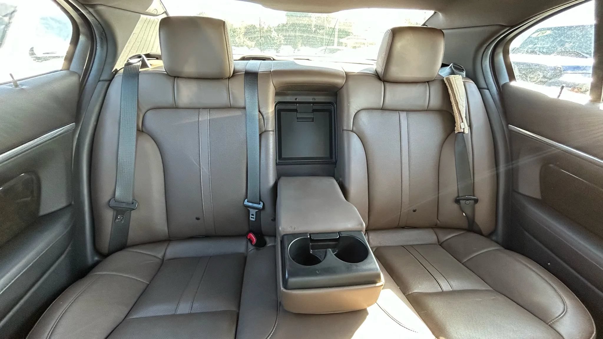 Used 2013 Lincoln MKS FWD image 20