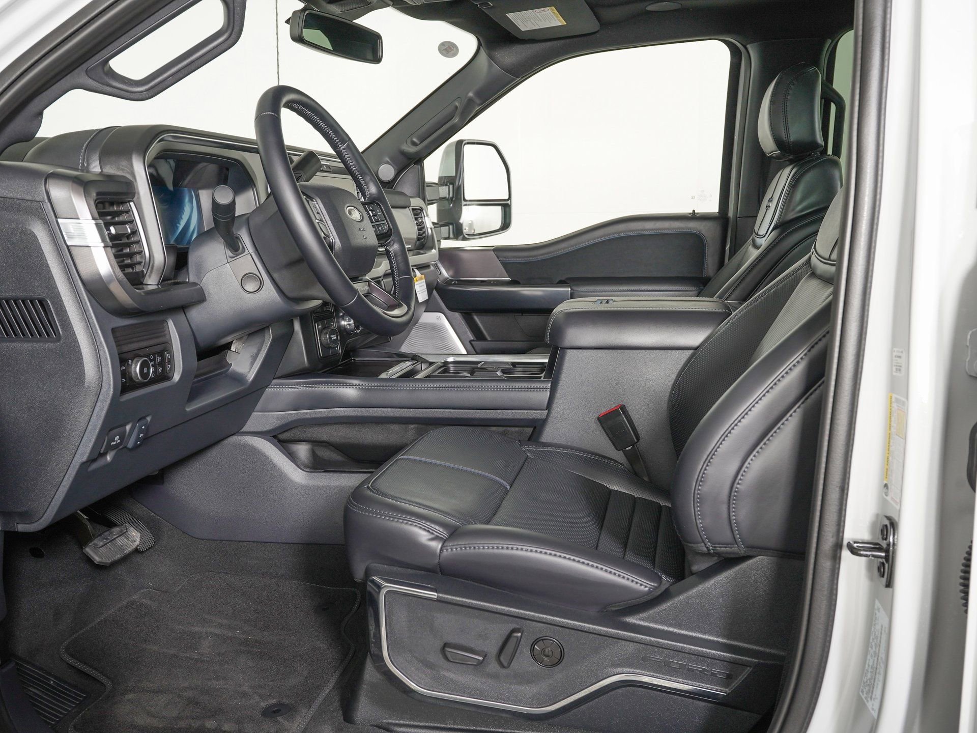 Used 2026 Ford F450 Platinum image 17