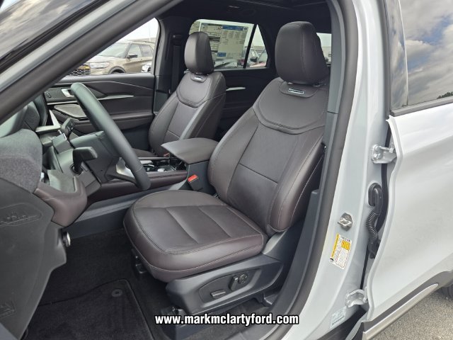 New 2026 Ford Explorer Platinum RWD image 7