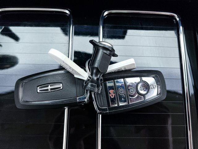 Used 2023 Lincoln Aviator Black Label w/ Dynamic Handling Package image 48